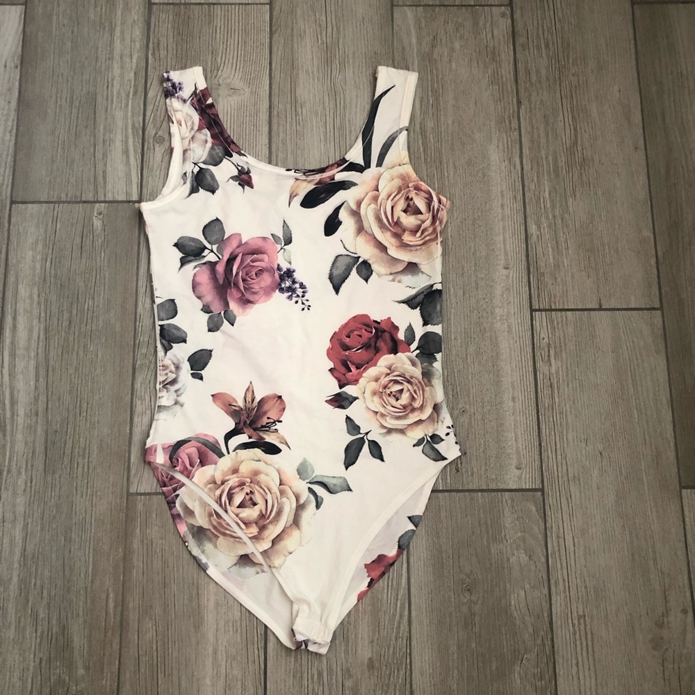 White floral bodysuit!
